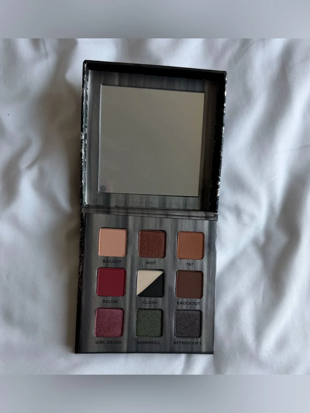 Urban Decay Eyeshadow Palette - Troublemaker palette and travel size mascara